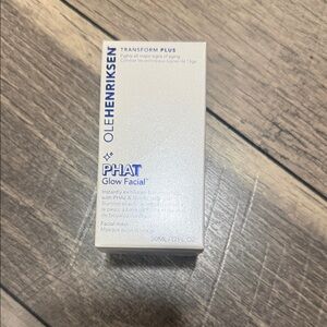 Ole Henriksen PHAT Glow Facial Mask - White and Blue